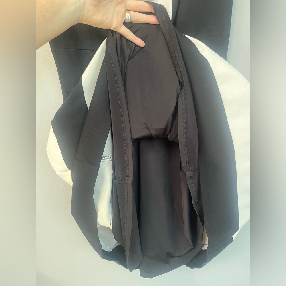 chic and flattering dress (8) - Picture 5 of 9